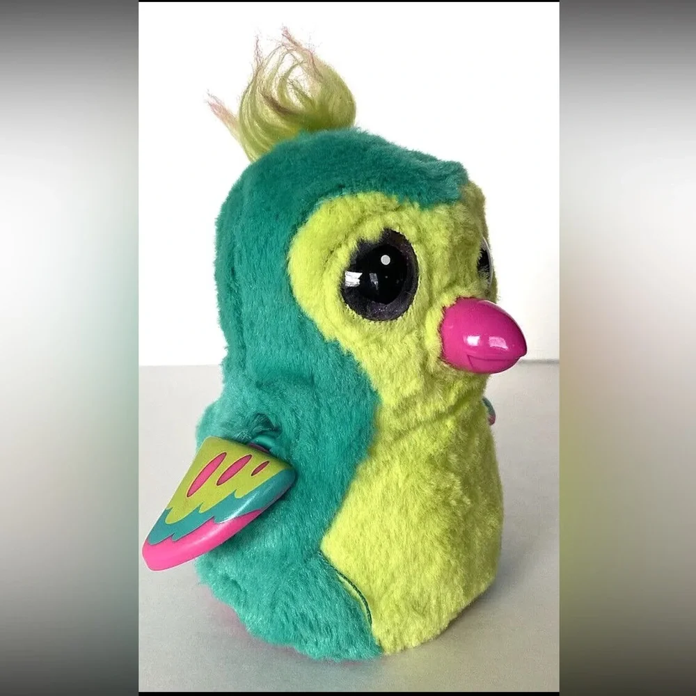 Hatchimals - Walks & Talks Penguala Soft Interactive Green Yellow Plush Bird Toy